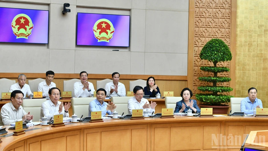 Thủ tướng Lê Minh Hưng chủ trì phiên họp Chính phủ thường kỳ tháng 4