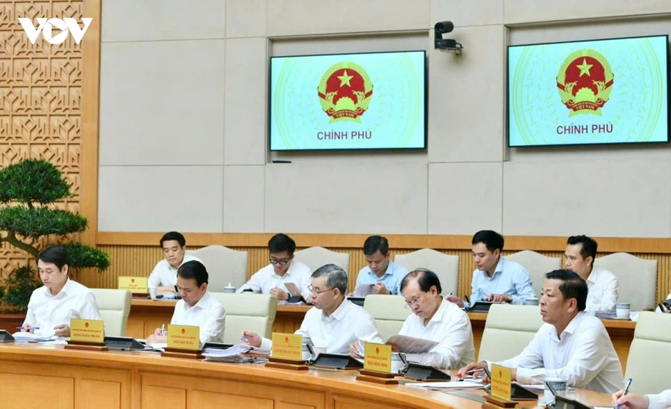 Thủ tướng Lê Minh Hưng chủ trì phiên họp chuyên đề pháp luật Thủ tướng Lê Minh Hưng chủ trì phiên họp chuyên đề pháp luật