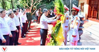 Thủ tướng Lê Minh Hưng dâng hương tại các khu di tích lịch sử tỉnh Quảng Trị