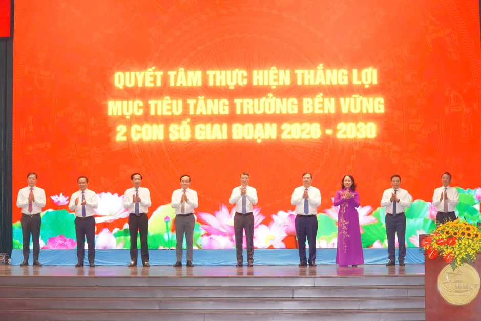 Thủ tướng Lê Minh Hưng: Để ngọn lửa thi đua trở thành sức mạnh hành động Thủ tướng Lê Minh Hưng: Để ngọn lửa thi đua trở thành sức mạnh hành động
