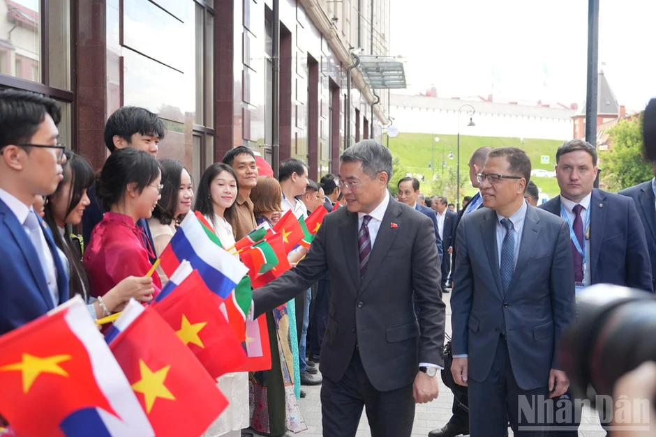 Thủ tướng Lê Minh Hưng đến Kazan bắt đầu chuyến công tác tại Liên bang Nga Thủ tướng Lê Minh Hưng đến Kazan bắt đầu chuyến công tác tại Liên bang Nga