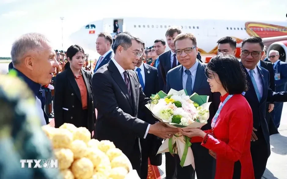 Thủ tướng Lê Minh Hưng đến Kazan dự Hội nghị Cấp cao kỷ niệm 35 năm quan hệ ASEAN-Nga Thủ tướng Lê Minh Hưng đến Kazan dự Hội nghị Cấp cao kỷ niệm 35 năm quan hệ ASEAN-Nga