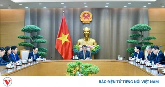 Thủ tướng Lê Minh Hưng điện đàm với Thủ tướng Canada Mark Carney