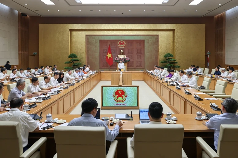 Thủ tướng Lê Minh Hưng: Đổi mới tư duy xây dựng và thi hành pháp luật là đặc biệt quan trọng Thủ tướng Lê Minh Hưng: Đổi mới tư duy xây dựng và thi hành pháp luật là đặc biệt quan trọng