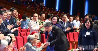 Thủ tướng Lê Minh Hưng dự Hội nghị Tri ân người có công với cách mạng toàn quốc năm 2026
