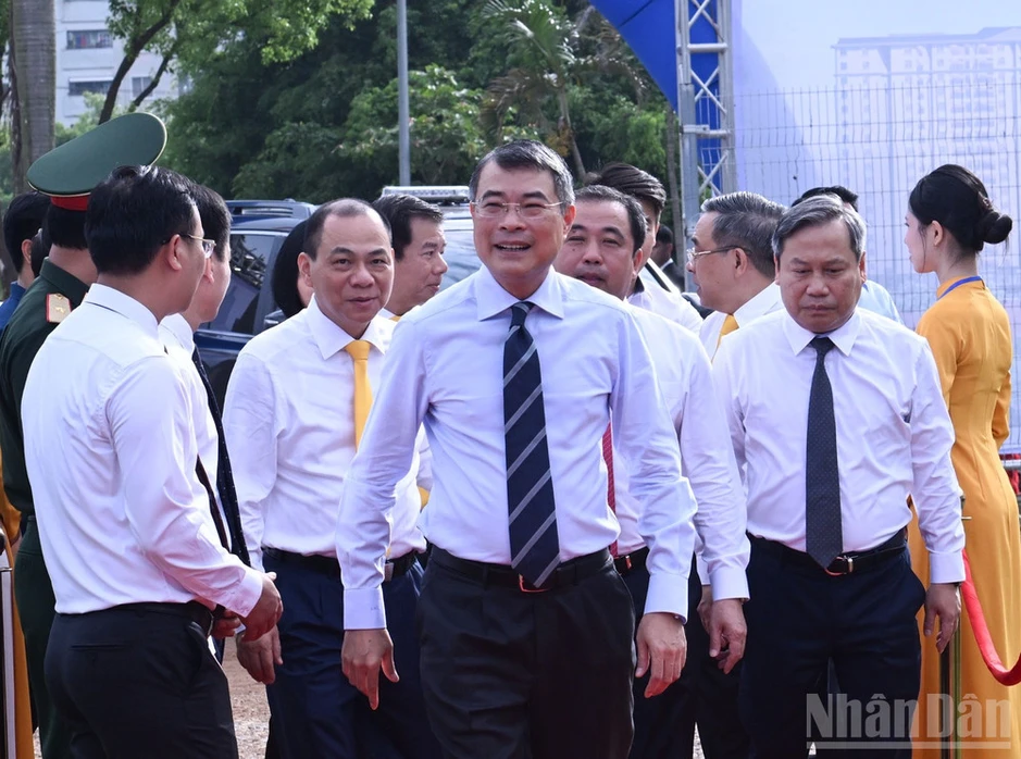 Thủ tướng Lê Minh Hưng dự lễ khởi công đồng loạt các dự án nhà ở cho thuê và đường sắt đô thị thành phố Hà Nội Thủ tướng Lê Minh Hưng dự lễ khởi công đồng loạt các dự án nhà ở cho thuê và đường sắt đô thị thành phố Hà Nội
