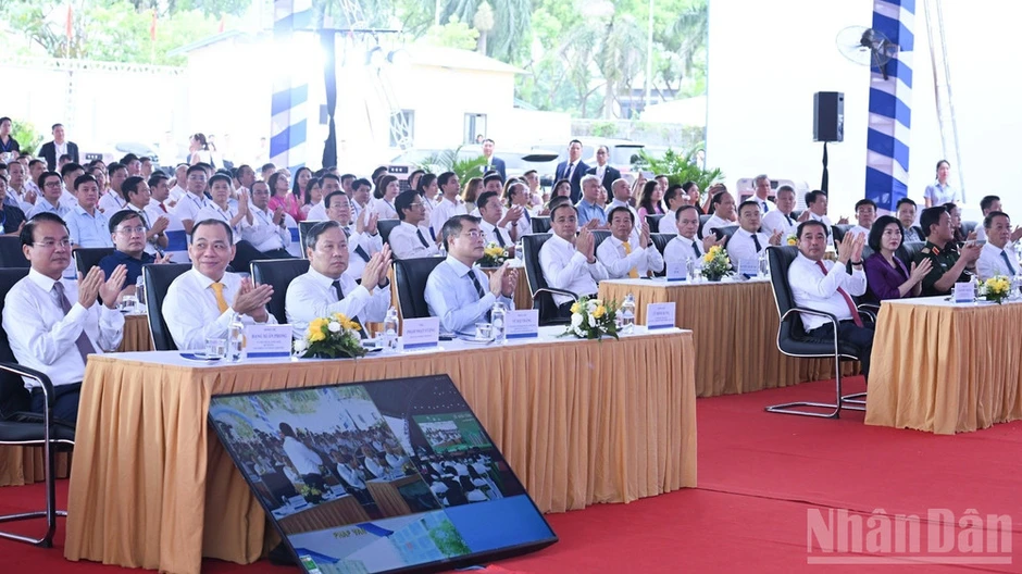 Thủ tướng Lê Minh Hưng dự lễ khởi công đồng loạt các dự án nhà ở cho thuê và đường sắt đô thị thành phố Hà Nội Thủ tướng Lê Minh Hưng dự lễ khởi công đồng loạt các dự án nhà ở cho thuê và đường sắt đô thị thành phố Hà Nội