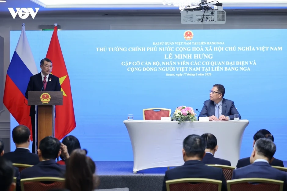 Thủ tướng Lê Minh Hưng gặp mặt các cơ quan đại diện, cộng đồng người Việt tại Nga Thủ tướng Lê Minh Hưng gặp mặt các cơ quan đại diện, cộng đồng người Việt tại Nga