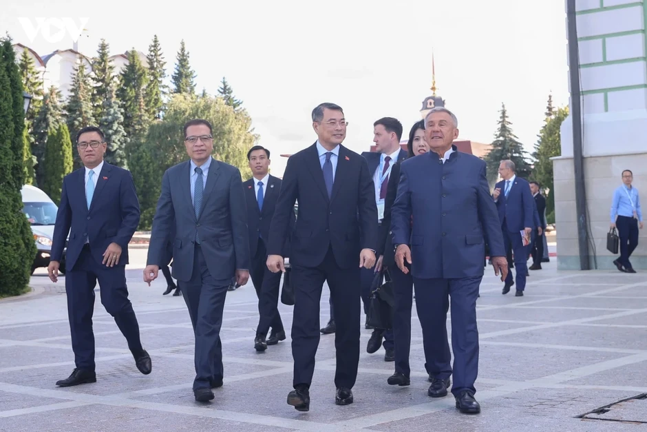 Thủ tướng Lê Minh Hưng gặp Người đứng đầu Cộng hoà Tatarstan R.N Minnikhanov