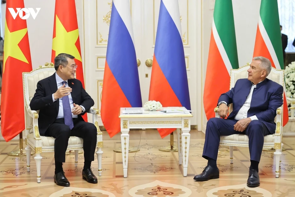Thủ tướng Lê Minh Hưng gặp Người đứng đầu Cộng hoà Tatarstan R.N Minnikhanov