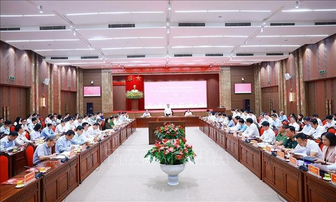 Thủ tướng Lê Minh Hưng: Hà Nội phải đóng góp nhiều hơn cho mục tiêu tăng trưởng của cả nước Thủ tướng Lê Minh Hưng: Hà Nội phải đóng góp nhiều hơn cho mục tiêu tăng trưởng của cả nước