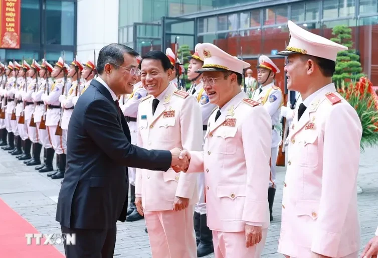 Thủ tướng Lê Minh Hưng: Hiện đại hóa phương thức quản trị quốc gia, xây dựng nền hành chính phục vụ Thủ tướng Lê Minh Hưng: Hiện đại hóa phương thức quản trị quốc gia, xây dựng nền hành chính phục vụ