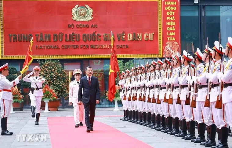 Thủ tướng Lê Minh Hưng: Hiện đại hóa phương thức quản trị quốc gia, xây dựng nền hành chính phục vụ Thủ tướng Lê Minh Hưng: Hiện đại hóa phương thức quản trị quốc gia, xây dựng nền hành chính phục vụ