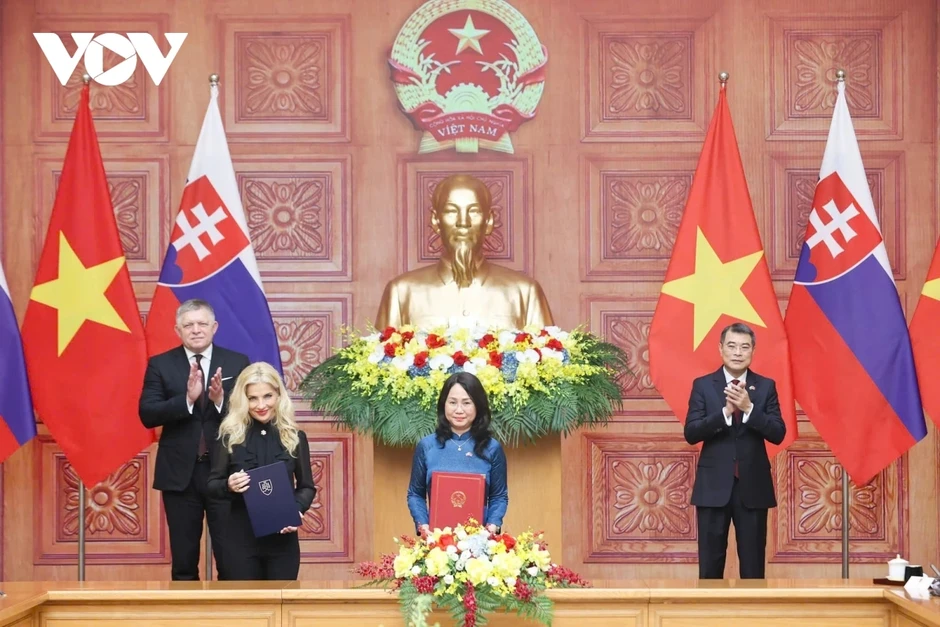 Thủ tướng Lê Minh Hưng hội đàm với Thủ tướng Cộng hòa Slovakia Robert Fico Thủ tướng Lê Minh Hưng hội đàm với Thủ tướng Cộng hòa Slovakia Robert Fico
