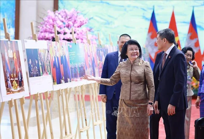 Thủ tướng Lê Minh Hưng hội kiến Chủ tịch Quốc hội Campuchia Thủ tướng Lê Minh Hưng hội kiến Chủ tịch Quốc hội Campuchia
