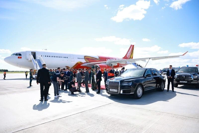 Thủ tướng Lê Minh Hưng lên đường dự Hội nghị Cấp cao ASEAN-Nga trên chuyến bay thương mại Vietjet Thủ tướng Lê Minh Hưng lên đường dự Hội nghị Cấp cao ASEAN-Nga trên chuyến bay thương mại Vietjet
