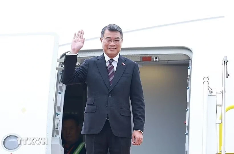 Thủ tướng Lê Minh Hưng lên đường tham dự Hội nghị Cấp cao kỷ niệm 35 năm quan hệ ASEAN - Nga Thủ tướng Lê Minh Hưng lên đường tham dự Hội nghị Cấp cao kỷ niệm 35 năm quan hệ ASEAN - Nga
