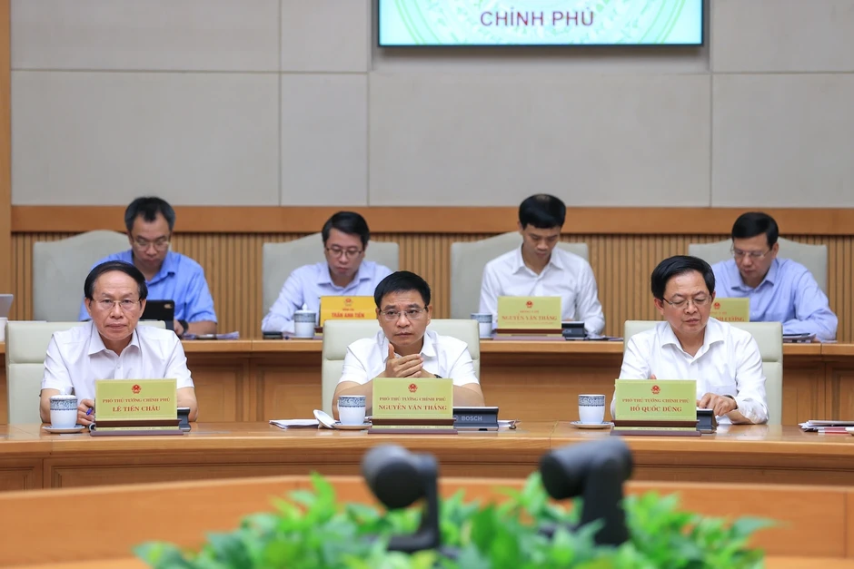 Thủ tướng Lê Minh Hưng: "Không đẩy khó cho dân"