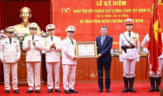 Thủ tướng Lê Minh Hưng: Tên gọi "Cảnh sát hình sự" mãi là niềm tin cậy của Nhân dân Thủ tướng Lê Minh Hưng: Tên gọi "Cảnh sát hình sự" mãi là niềm tin cậy của Nhân dân