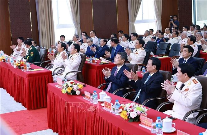 Thủ tướng Lê Minh Hưng: Tên gọi "Cảnh sát hình sự" mãi là niềm tin cậy của Nhân dân Thủ tướng Lê Minh Hưng: Tên gọi "Cảnh sát hình sự" mãi là niềm tin cậy của Nhân dân