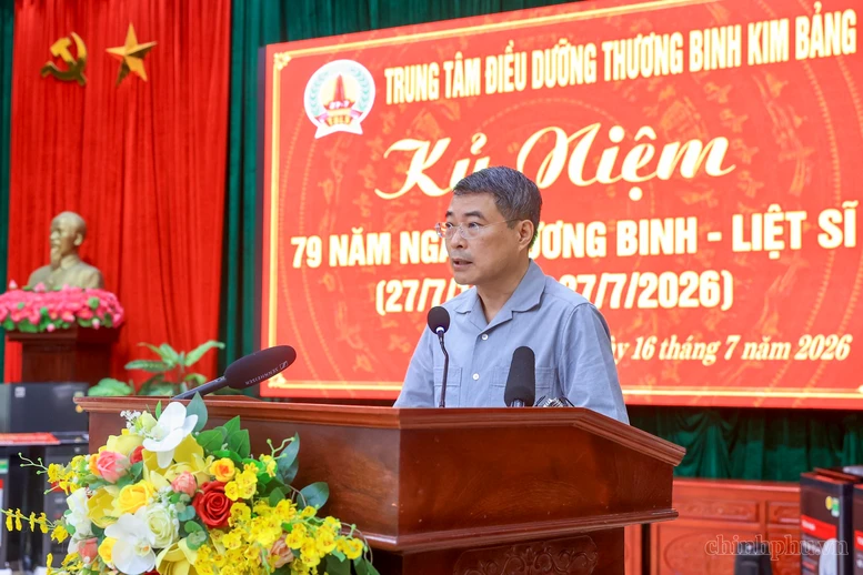 Thủ tướng Lê Minh Hưng thăm, tặng quà các thương binh, bệnh binh tại Ninh Bình Thủ tướng Lê Minh Hưng thăm, tặng quà các thương binh, bệnh binh tại Ninh Bình