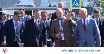 Thủ tướng Lê Minh Hưng thăm triển lãm tiềm lực công nghệ cao của Tatarstan