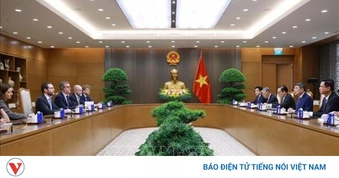 Thủ tướng Lê Minh Hưng tiếp Đại sứ Anh tại Việt Nam Iain Frew