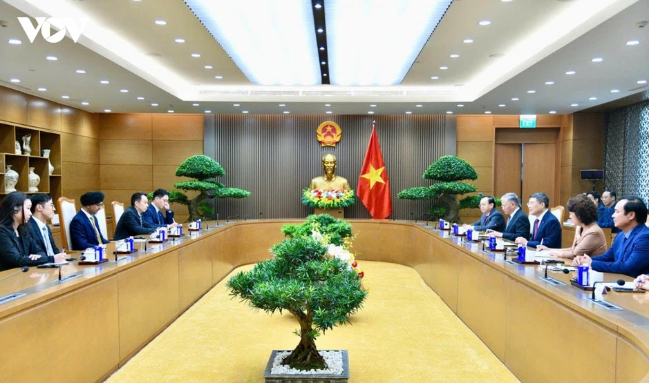 Thủ tướng Lê Minh Hưng tiếp Đại sứ Singapore Rajpal Singh Thủ tướng Lê Minh Hưng tiếp Đại sứ Singapore Rajpal Singh