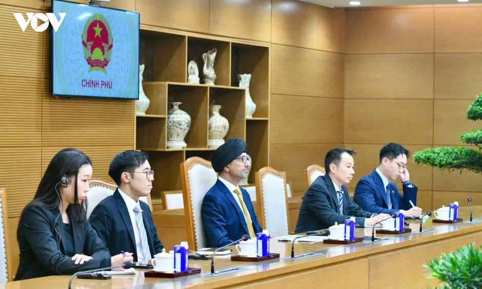 Thủ tướng Lê Minh Hưng tiếp Đại sứ Singapore Rajpal Singh Thủ tướng Lê Minh Hưng tiếp Đại sứ Singapore Rajpal Singh
