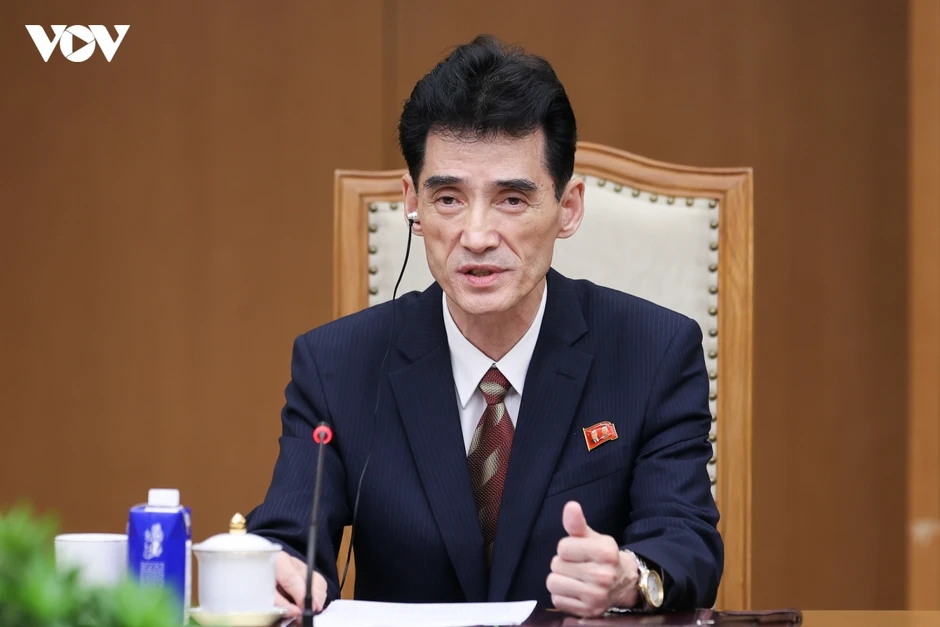 Thủ tướng Lê Minh Hưng tiếp đại sứ Triều Tiên tại Việt Nam