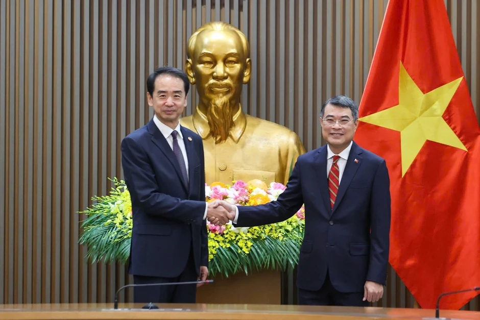 Thủ tướng Lê Minh Hưng tiếp Đại sứ Trung Quốc tại Việt Nam