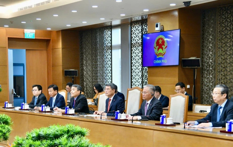 Thủ tướng Lê Minh Hưng tiếp Đại sứ Trung Quốc tại Việt Nam