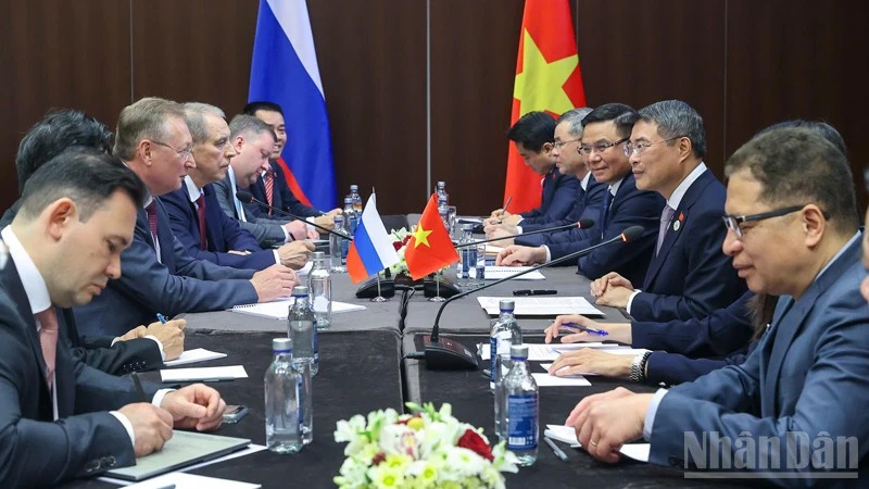 Thủ tướng Lê Minh Hưng tiếp Tổng Giám đốc Công ty Zarubezhneft của Liên bang Nga Thủ tướng Lê Minh Hưng tiếp Tổng Giám đốc Công ty Zarubezhneft của Liên bang Nga