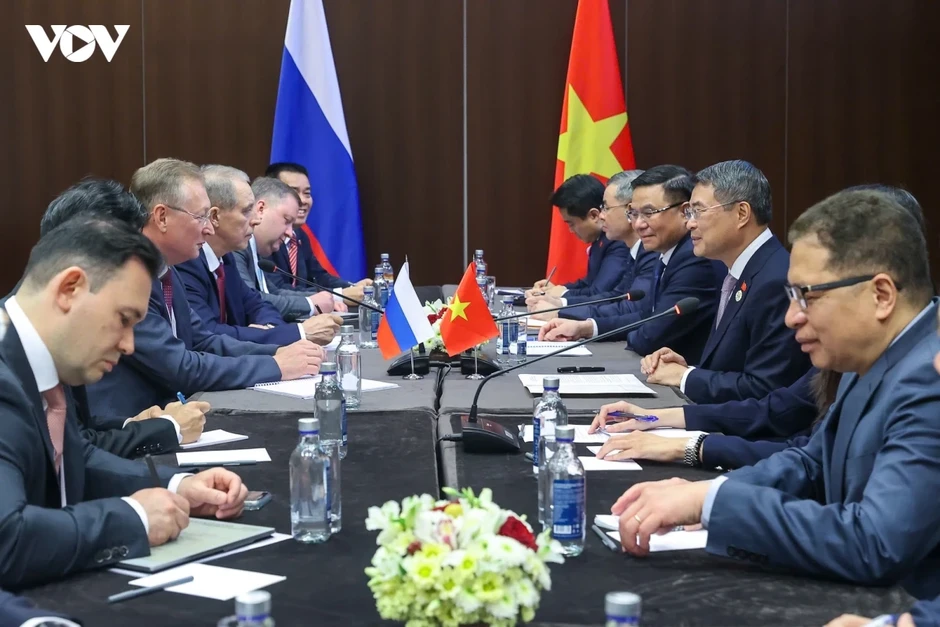 Thủ tướng Lê Minh Hưng tiếp Tổng Giám đốc Công ty Zarubezhneft (Nga) Thủ tướng Lê Minh Hưng tiếp Tổng Giám đốc Công ty Zarubezhneft (Nga)