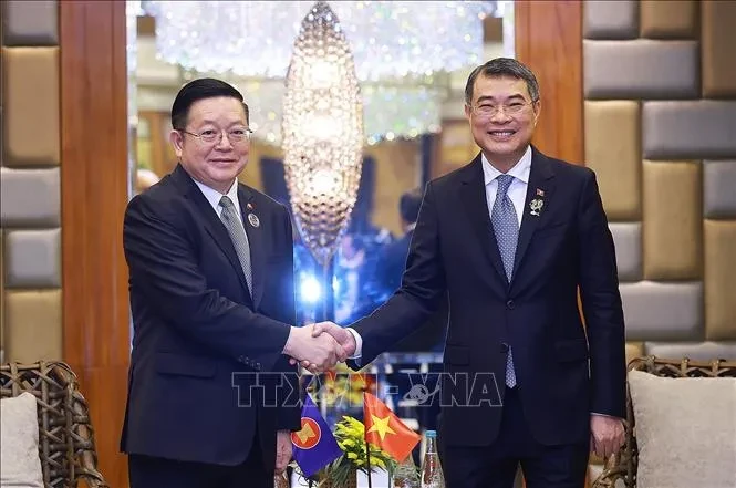 Thủ tướng Lê Minh Hưng tiếp Tổng Thư ký ASEAN, Thủ tướng Lào và Thủ tướng Malaysia Thủ tướng Lê Minh Hưng tiếp Tổng Thư ký ASEAN, Thủ tướng Lào và Thủ tướng Malaysia