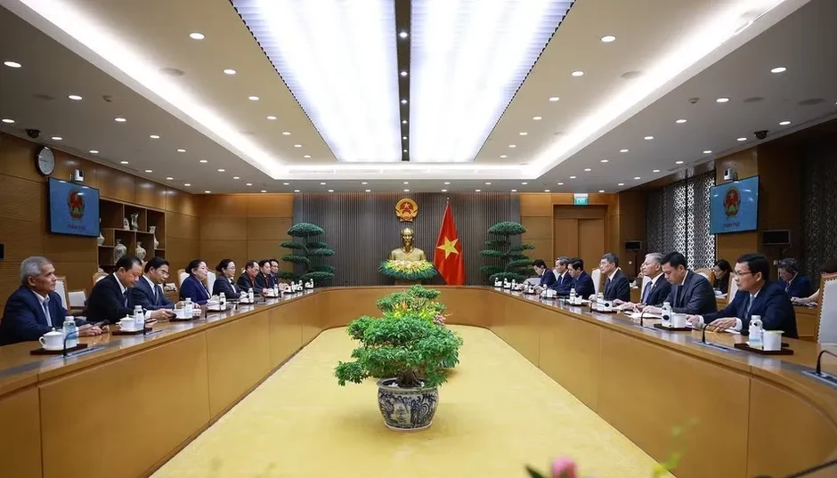 Thủ tướng Lê Minh Hưng tiếp Trưởng Ban Tổ chức Trung ương Đảng Nhân dân Cách mạng Lào Thủ tướng Lê Minh Hưng tiếp Trưởng Ban Tổ chức Trung ương Đảng Nhân dân Cách mạng Lào