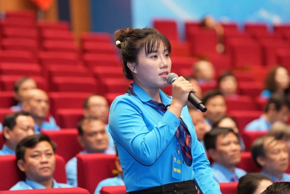 Thủ tướng Lê Minh Hưng trả lời công nhân về chính sách tiền lương