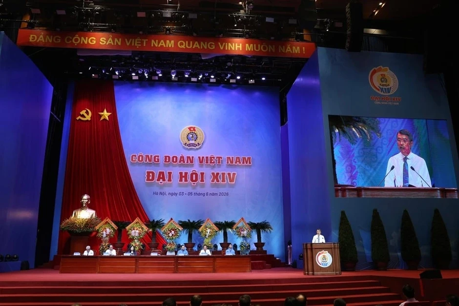 Thủ tướng Lê Minh Hưng trả lời công nhân về chính sách tiền lương
