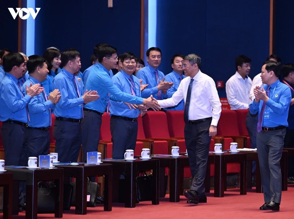 Thủ tướng Lê Minh Hưng trao đổi, thảo luận với đại biểu dự Đại hội Công đoàn Thủ tướng Lê Minh Hưng trao đổi, thảo luận với đại biểu dự Đại hội Công đoàn
