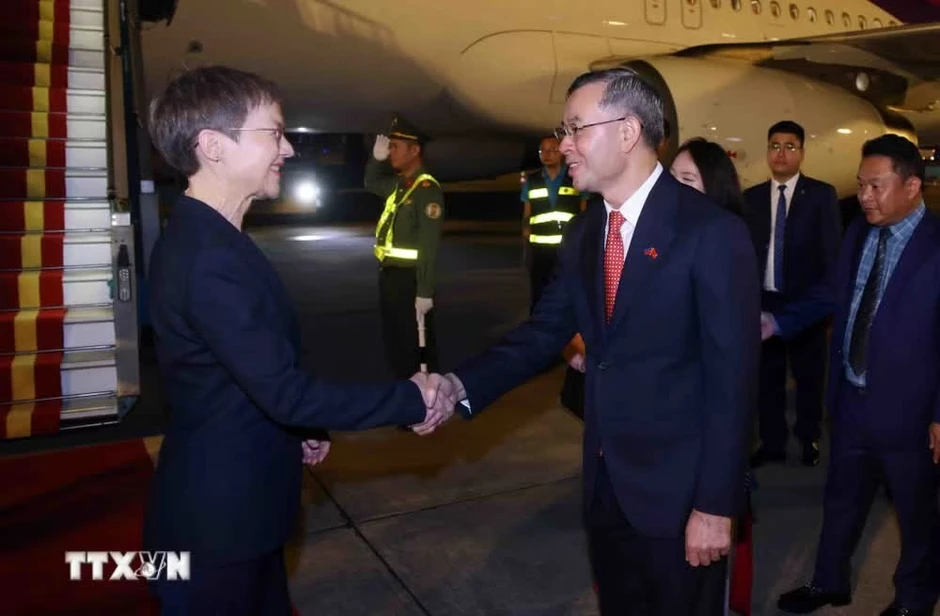 Thủ tướng Liechtenstein đến Hà Nội, bắt đầu thăm chính thức Việt Nam Thủ tướng Liechtenstein đến Hà Nội, bắt đầu thăm chính thức Việt Nam