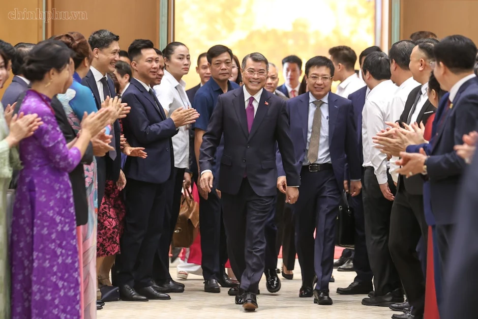 Thủ tướng: Nếu có vấn đề gì khen Chính phủ thì để dịp khác