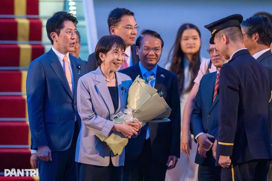 Thủ tướng Nhật Bản Takaichi Sanae đến Hà Nội, bắt đầu thăm Việt Nam Thủ tướng Nhật Bản Takaichi Sanae đến Hà Nội, bắt đầu thăm Việt Nam