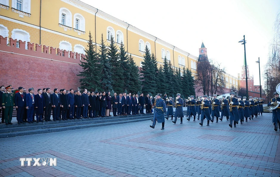 Thủ tướng Phạm Minh Chính đặt hoa tại Tượng đài Chủ tịch Hồ Chí Minh ở Moscow Thủ tướng Phạm Minh Chính đặt hoa tại Tượng đài Chủ tịch Hồ Chí Minh ở Moscow