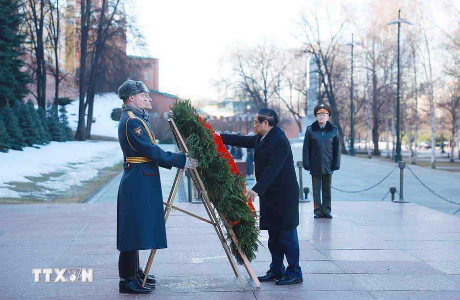 Thủ tướng Phạm Minh Chính đặt hoa tại Tượng đài Chủ tịch Hồ Chí Minh ở Moscow Thủ tướng Phạm Minh Chính đặt hoa tại Tượng đài Chủ tịch Hồ Chí Minh ở Moscow