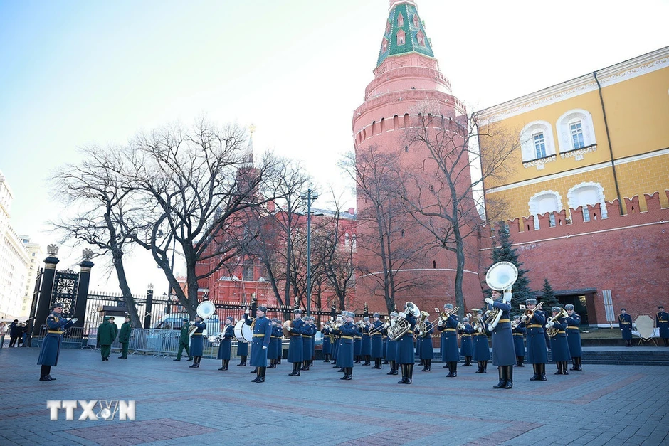 Thủ tướng Phạm Minh Chính đặt hoa tại Tượng đài Chủ tịch Hồ Chí Minh ở Moscow Thủ tướng Phạm Minh Chính đặt hoa tại Tượng đài Chủ tịch Hồ Chí Minh ở Moscow