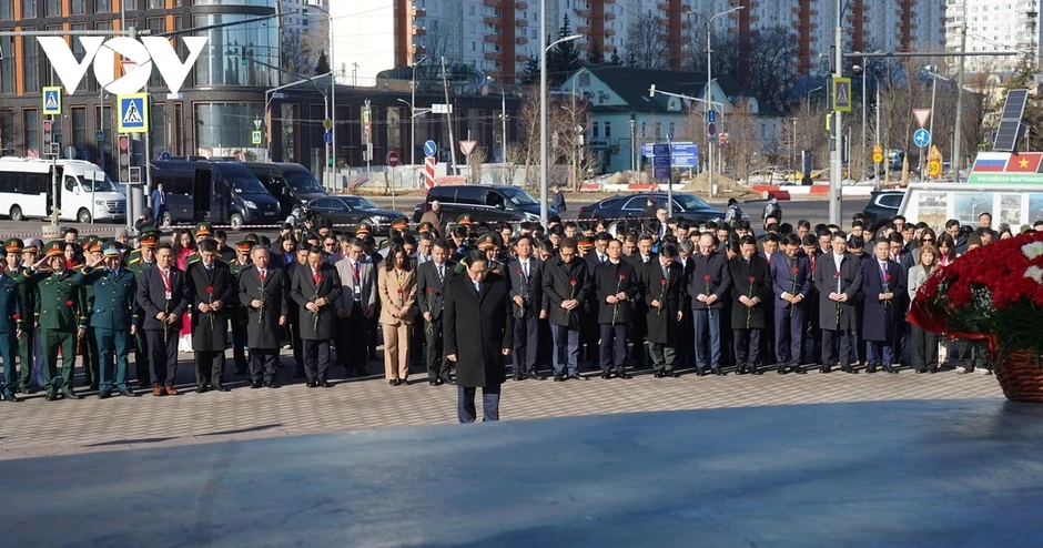 Thủ tướng Phạm Minh Chính đặt hoa tại Tượng đài Chủ tịch Hồ Chí Minh tại Moscow Thủ tướng Phạm Minh Chính đặt hoa tại Tượng đài Chủ tịch Hồ Chí Minh tại Moscow