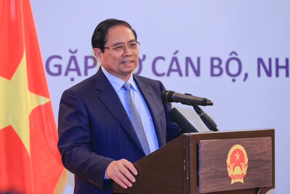 Thủ tướng Phạm Minh Chính gặp gỡ cán bộ, nhân viên Đại sứ quán và cộng đồng người Việt Nam tại Liên bang Nga Thủ tướng Phạm Minh Chính gặp gỡ cán bộ, nhân viên Đại sứ quán và cộng đồng người Việt Nam tại Liên bang Nga