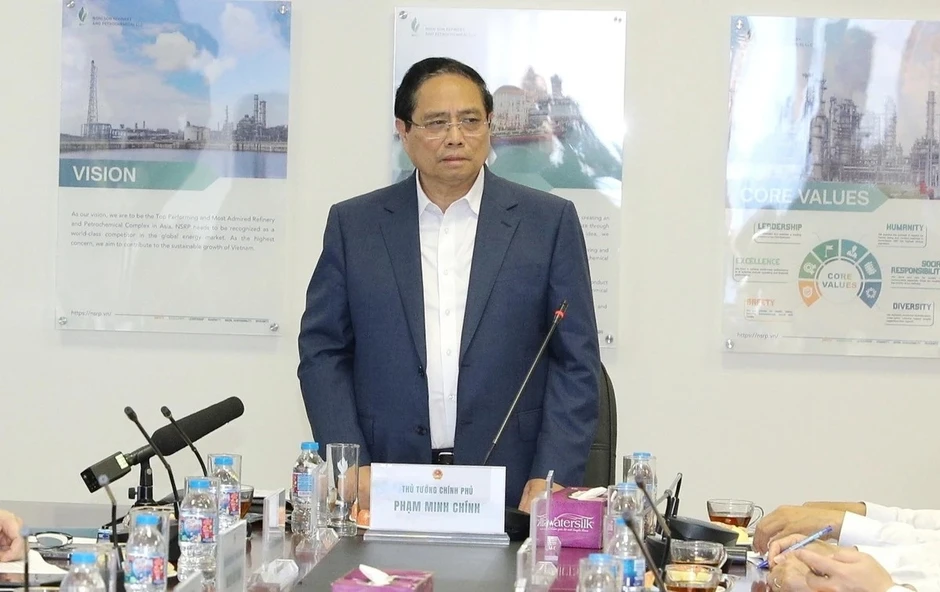 Thủ tướng Phạm Minh Chính khảo sát vị trí xây kho dầu chiến lược ở Thanh Hóa Thủ tướng Phạm Minh Chính khảo sát vị trí xây kho dầu chiến lược ở Thanh Hóa