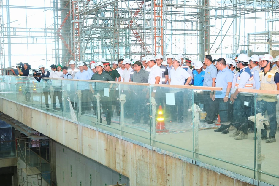 Thủ tướng Phạm Minh Chính kiểm tra chất lượng, tiến độ thi công sân bay Long Thành Thủ tướng Phạm Minh Chính kiểm tra chất lượng, tiến độ thi công sân bay Long Thành