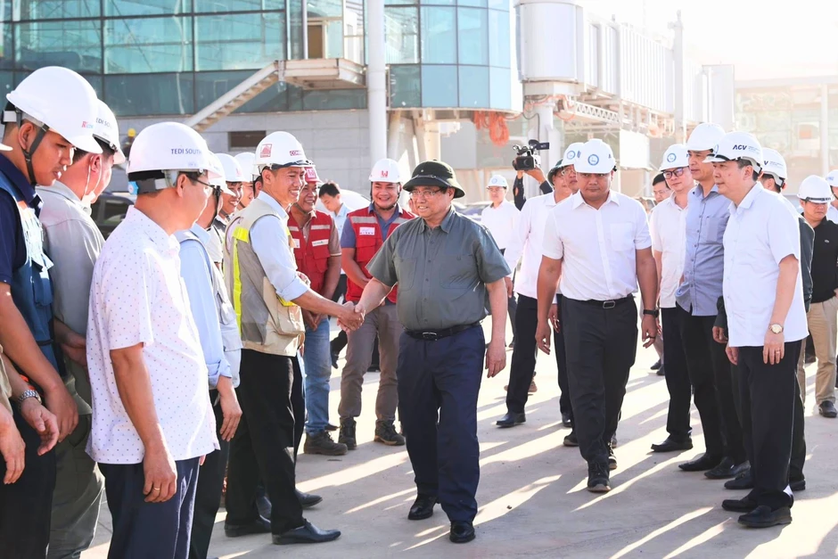 Thủ tướng Phạm Minh Chính kiểm tra chất lượng, tiến độ thi công sân bay Long Thành Thủ tướng Phạm Minh Chính kiểm tra chất lượng, tiến độ thi công sân bay Long Thành